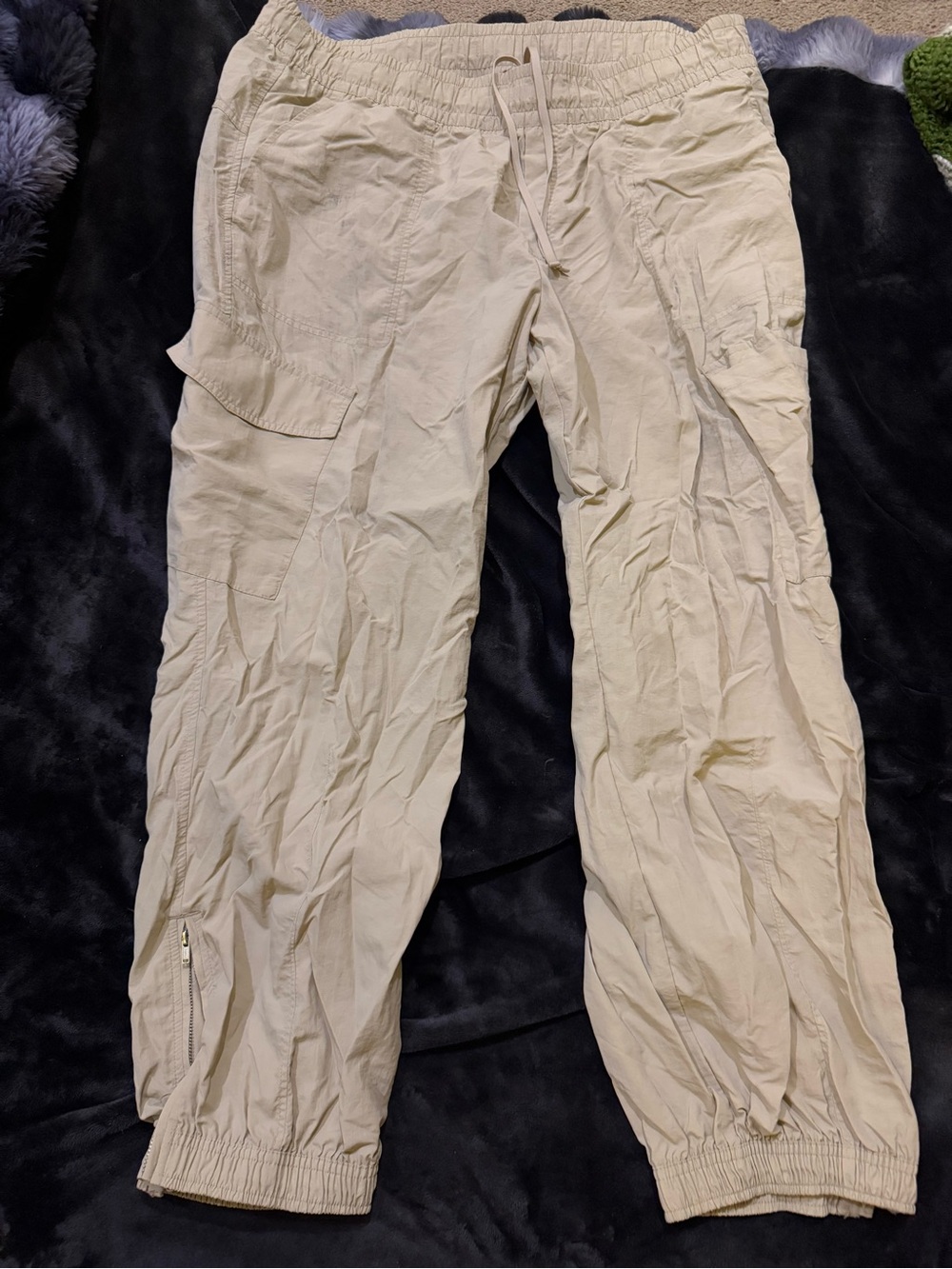 Old Navy Beige Women's Cargo Jogger Pants